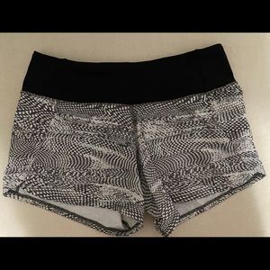 Lululemon black and white run time  shorts